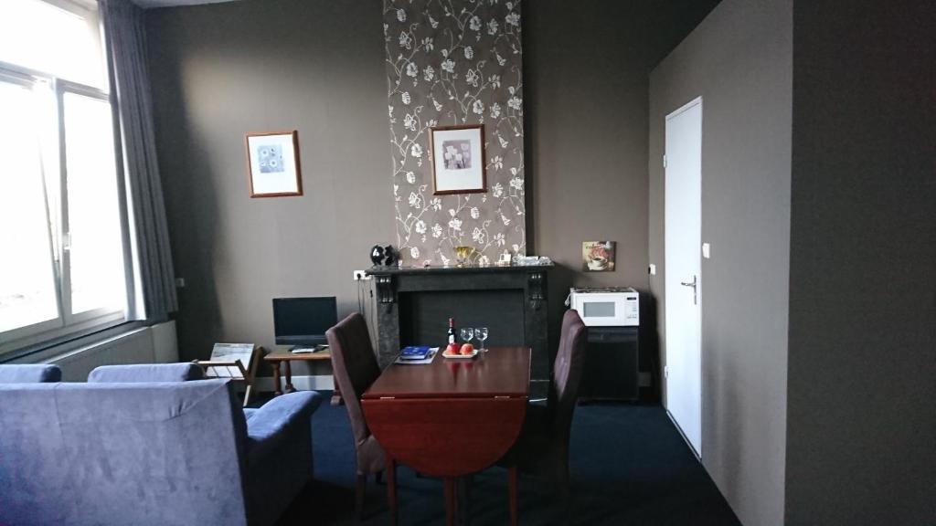 Op de Burg room 4
